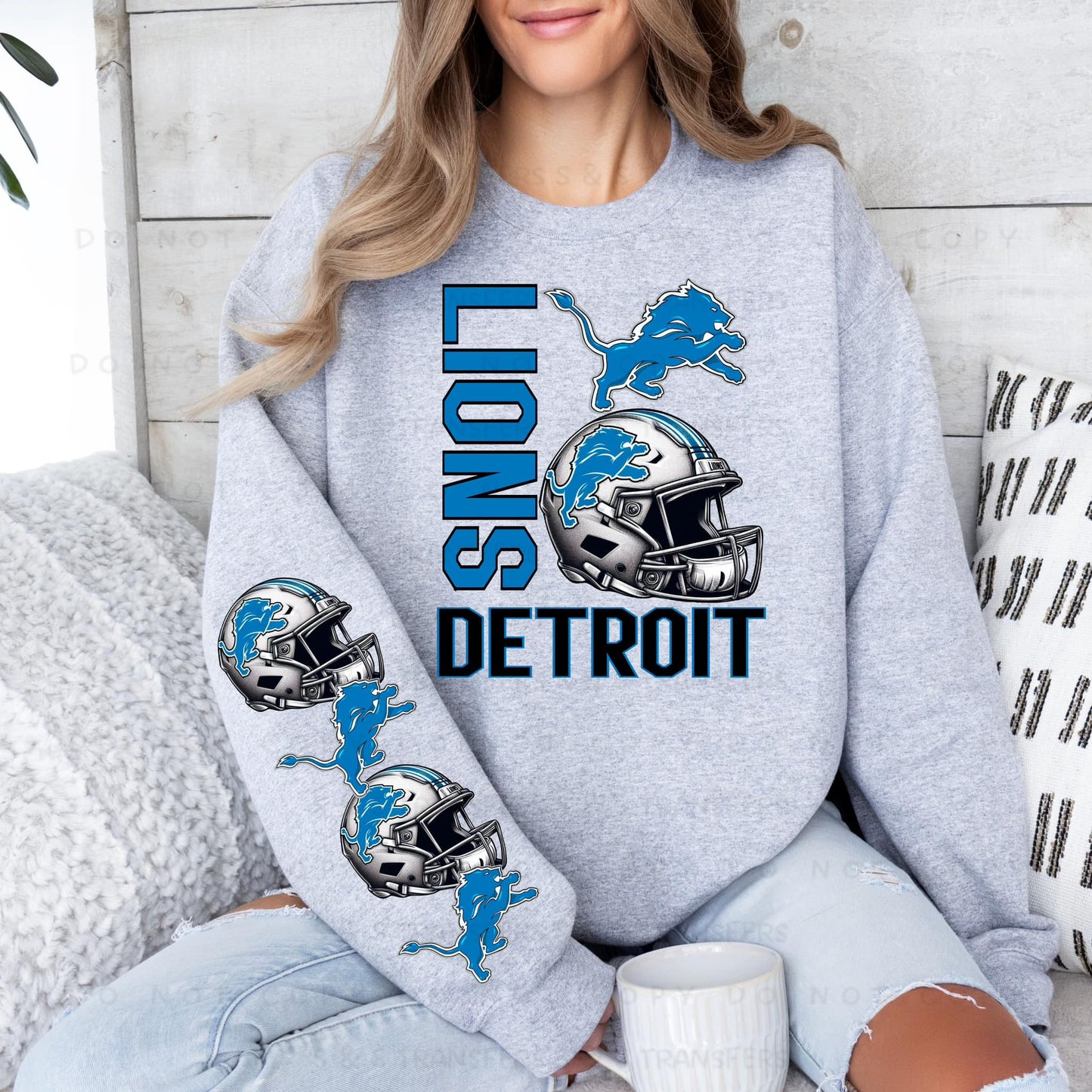 Detroit Lions w/ Helmet